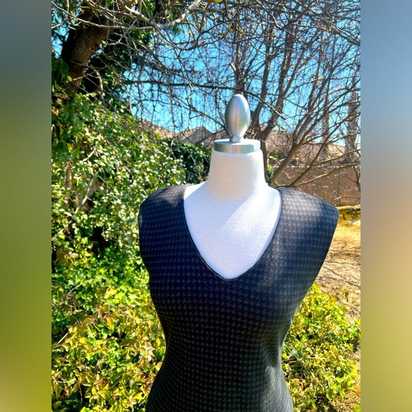ANN TAYLOR houndstooth Elegant Black & Gray Sleeveless Dress - Picture 2 of 7